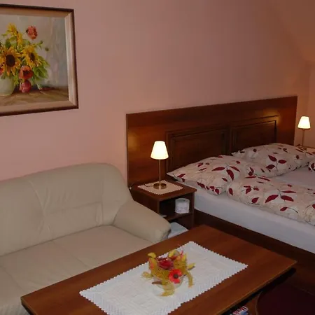 Charlie 3* מוהלניצה